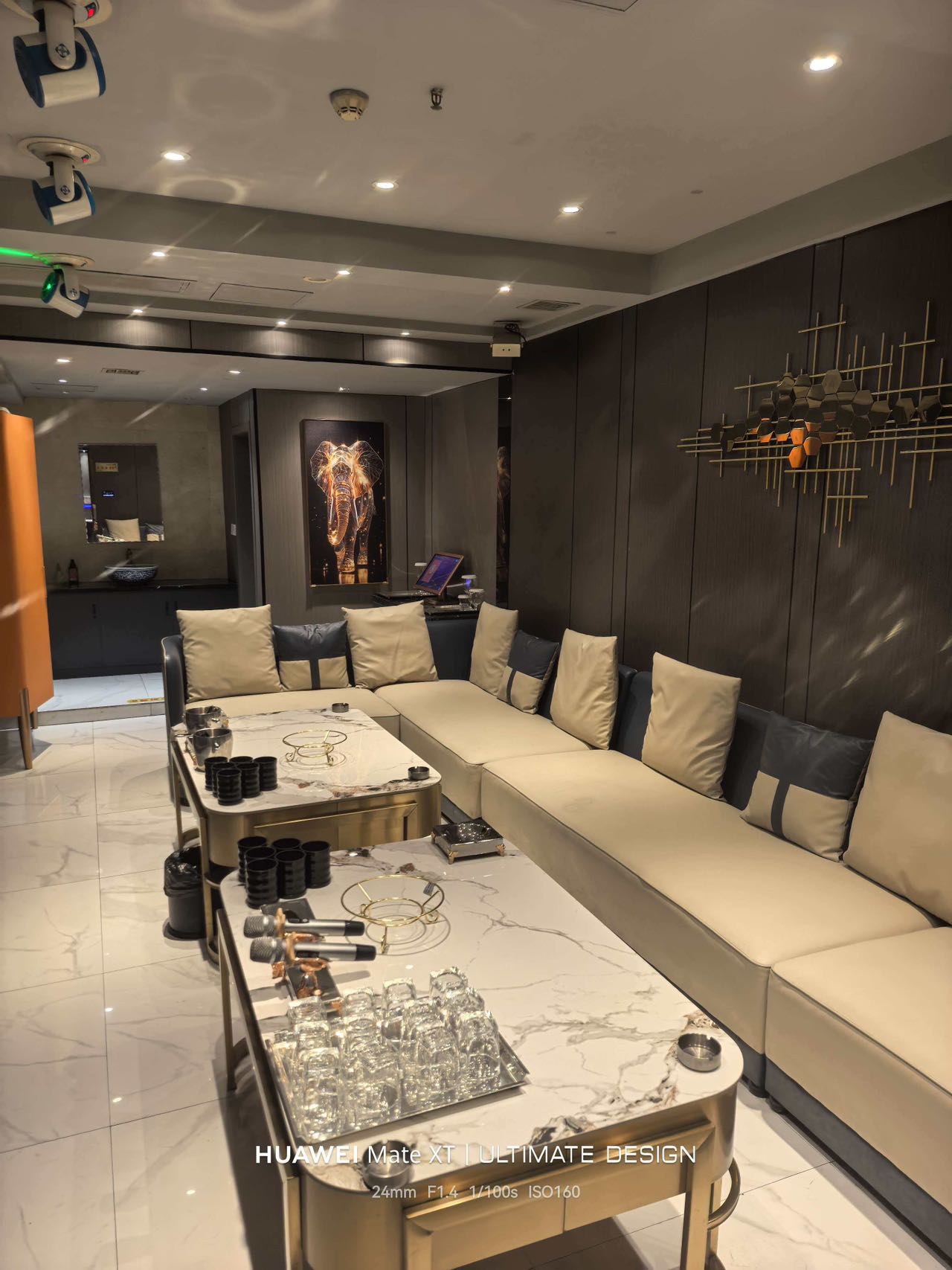 南京ZQ PARTY KTV  新街口氛围娱乐聚集地