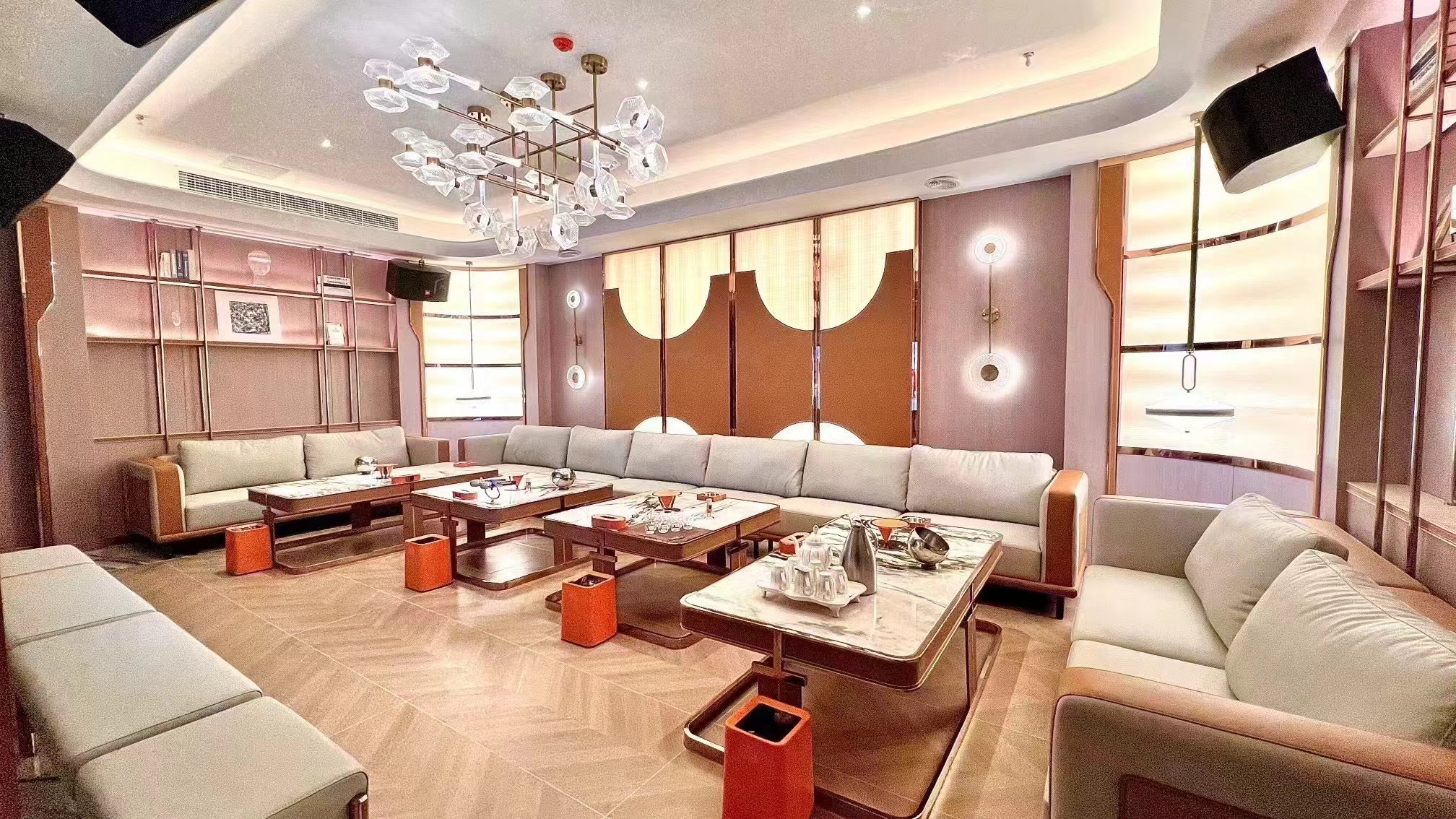 成都K+时尚KTV(武侯店)  武侯潮奢并存消费指南